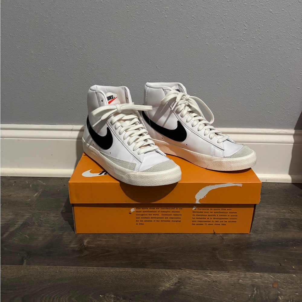 Like New Nike Mid Blazer 77